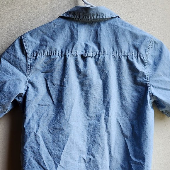 Urban Pipeline Blue Shortsleeve Button Down Shirt Size Medium - Picture 11 of 12